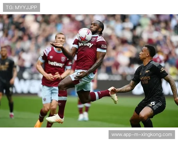 西汉姆前场逼迫极具侵略性：颠覆英超战术新格局