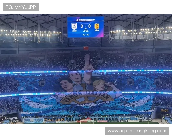 大连英博利用外线拉动形成射门空间