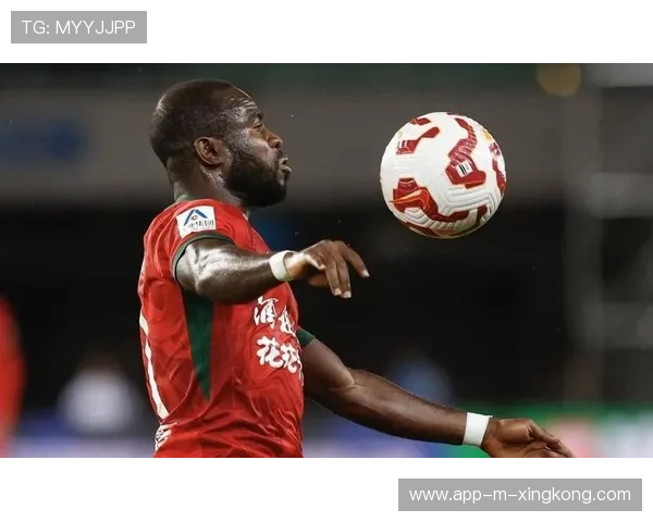 波尔图边路斜传破防，前锋头球得手成焦点